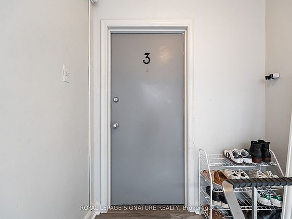 3rd image of 117 Hillsdale Ave E #3