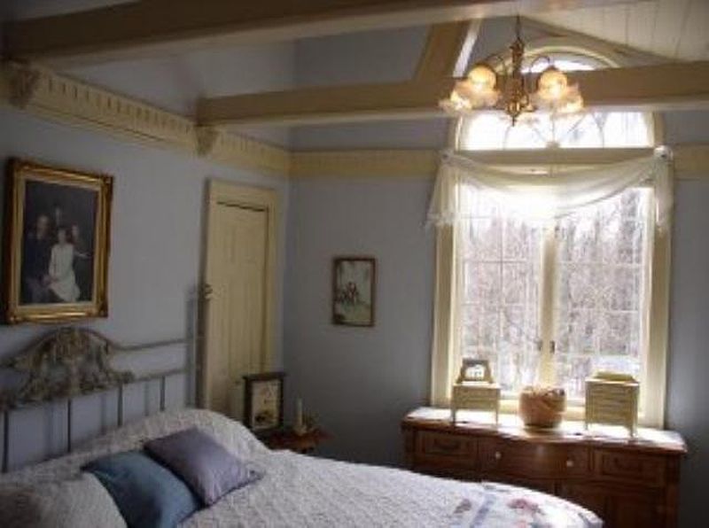 5th image of 242 MAPLE Lane