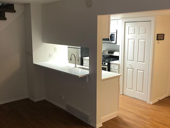 2nd image of 29W616 Winchester Cir N Unit 2