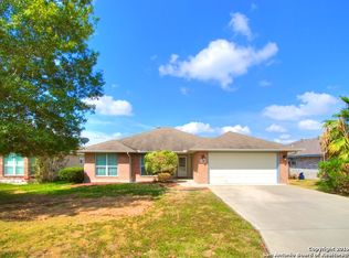 2124 Bentwood Dr, New Braunfels, TX 78130