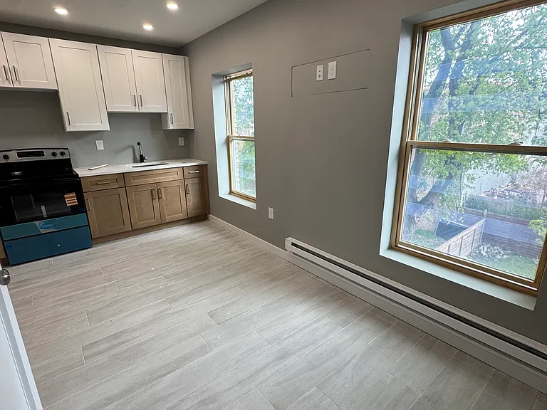 55 Lander St #2B — Photo 7