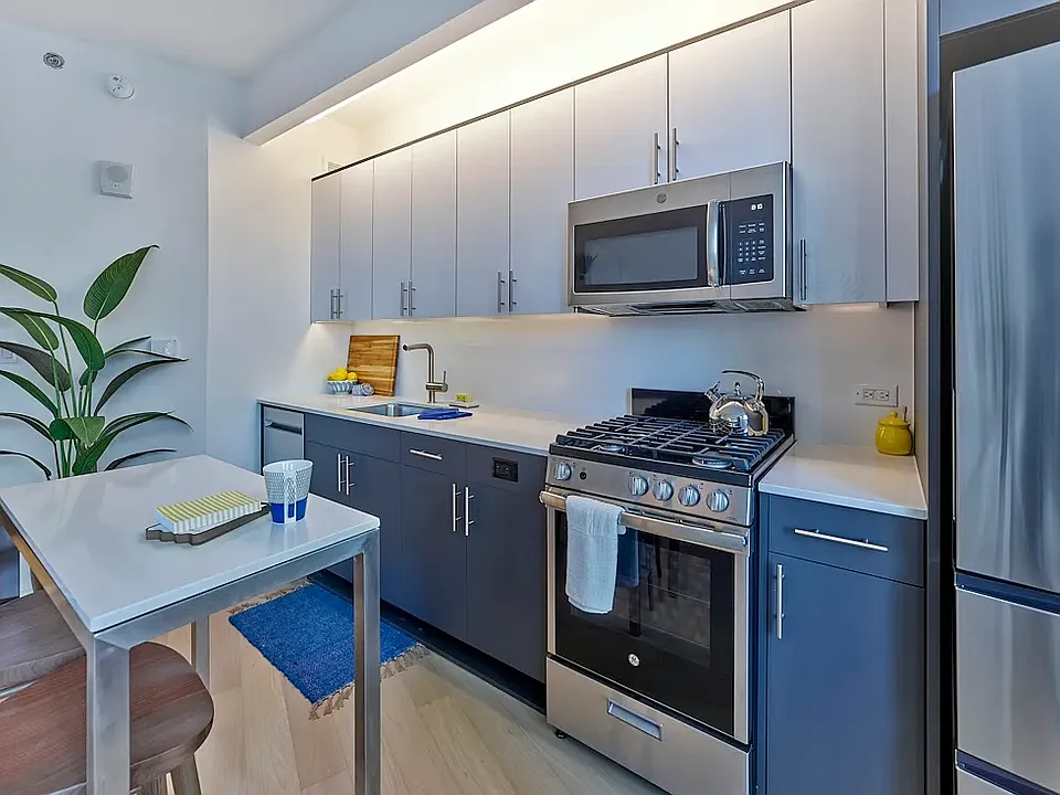 43-12 Hunter St #1601