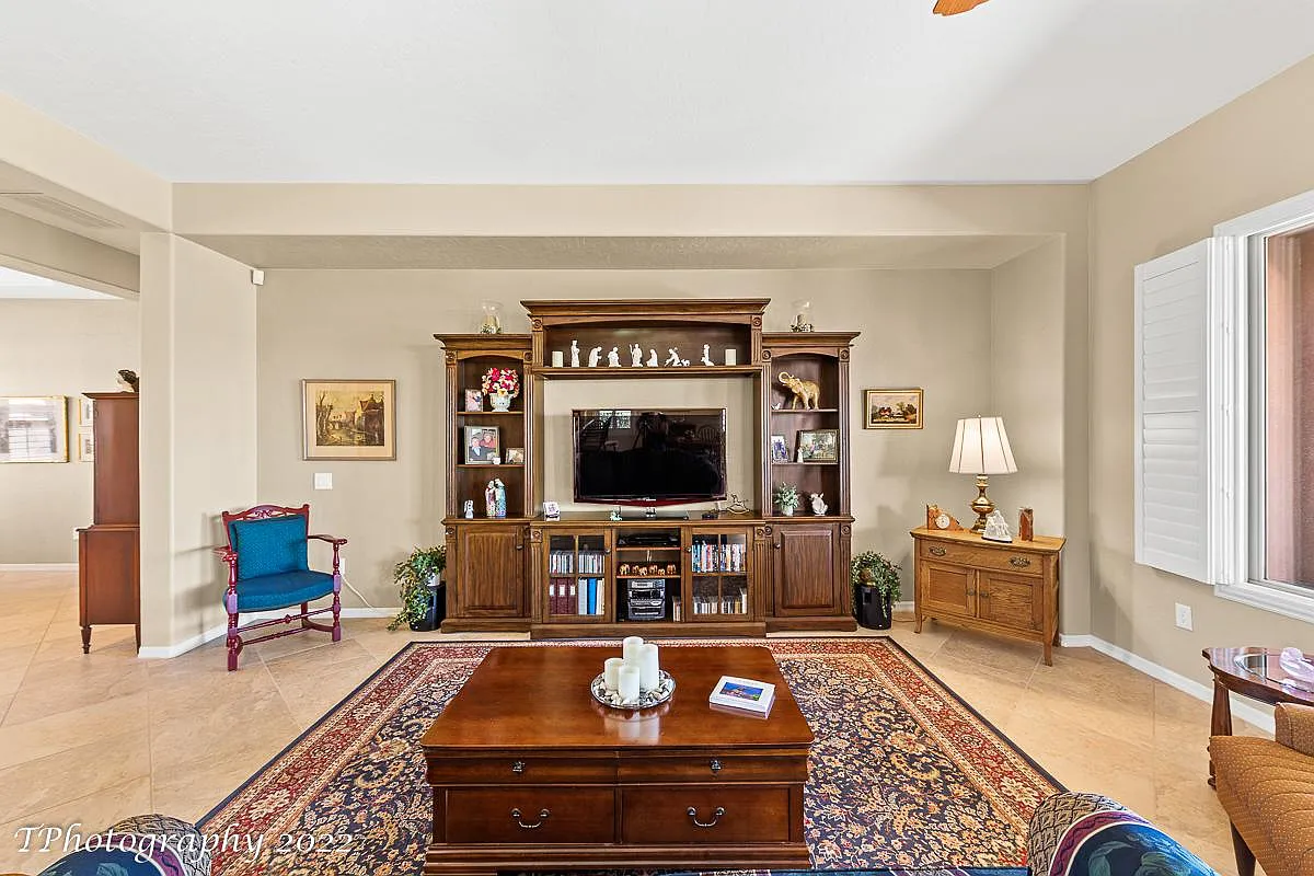 3 bed, 2248 sqft, $2,100 — Photo 3