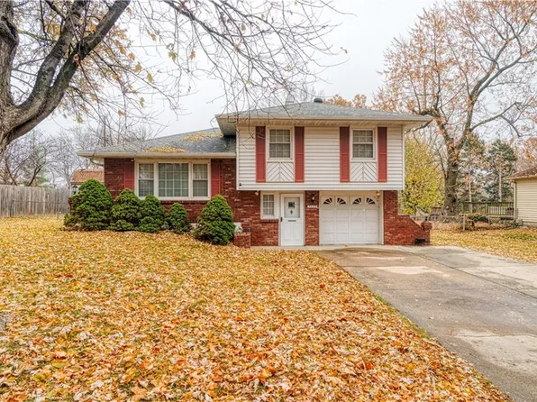 7529 N Virginia Ave, Gladstone, MO 64118