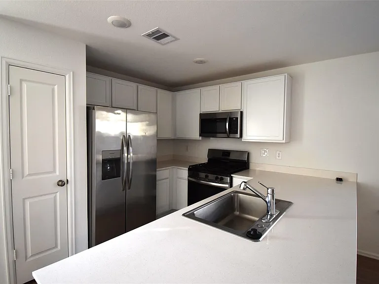 3326 Spanish Oak Ln — Photo 6