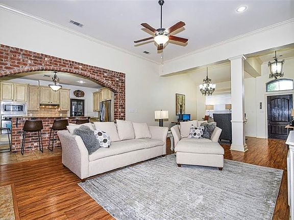 5th image of 650 Highlands Dr