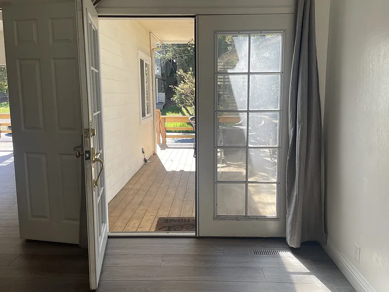 Burton Dr — Photo 12