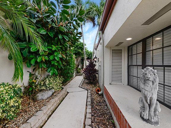 3rd image of 5622 Kiowa Cir