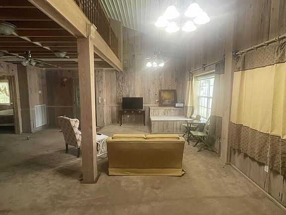 4th image of 32 Loyd Rd