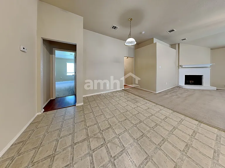 721 Nancy Dr — Photo 8
