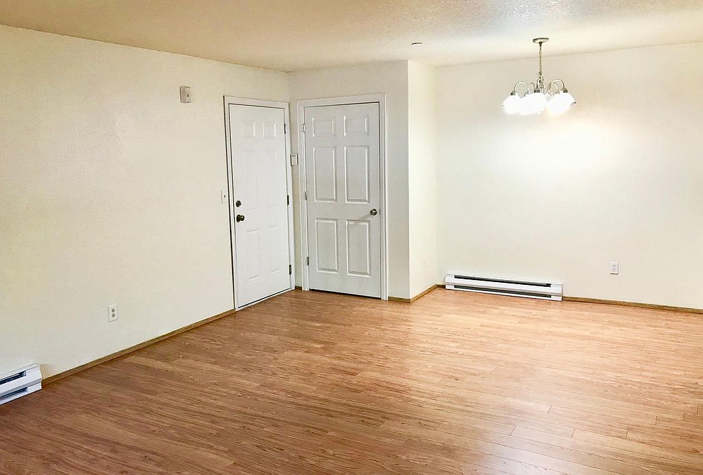 Ash Creek Park Condominiums Portland Or Zillow