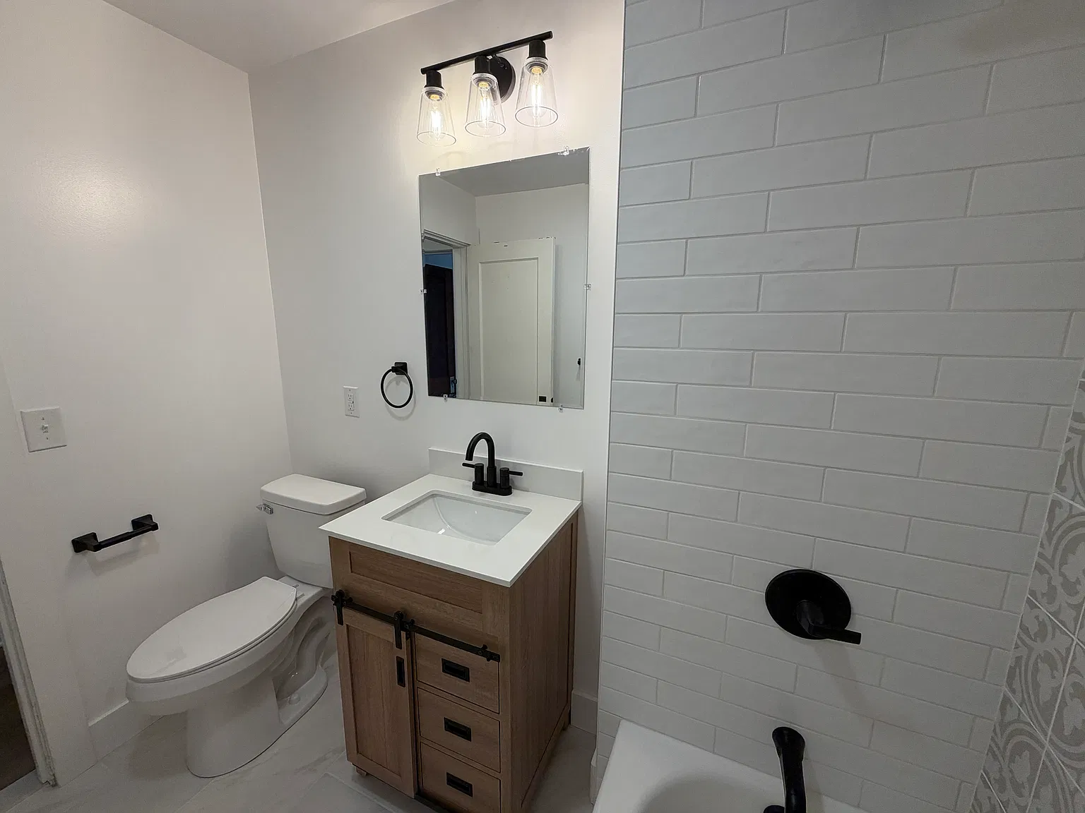 2 bed, 1100 sqft, $1,650 — Photo 3