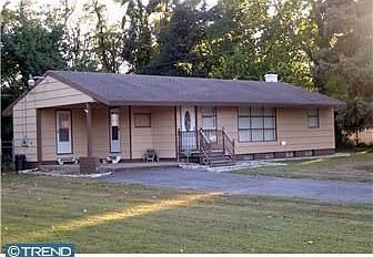 1st image of 52 Lark Ave
