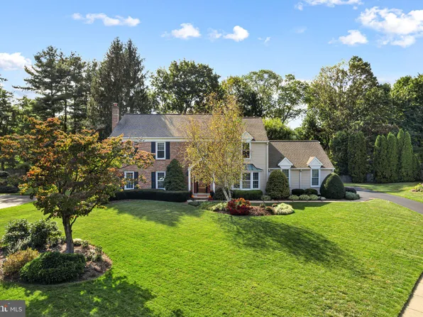 885 Henry Dr, Yardley, PA 19067