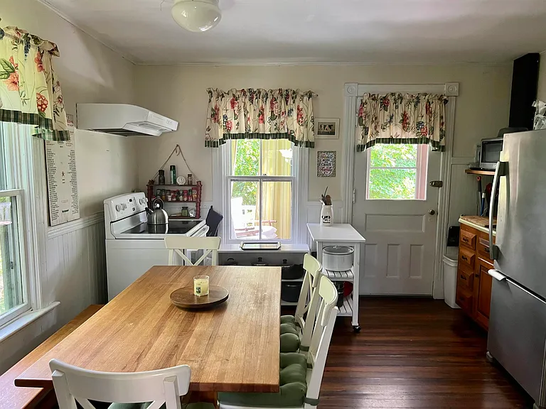 78 Franklin Ave — Photo 10