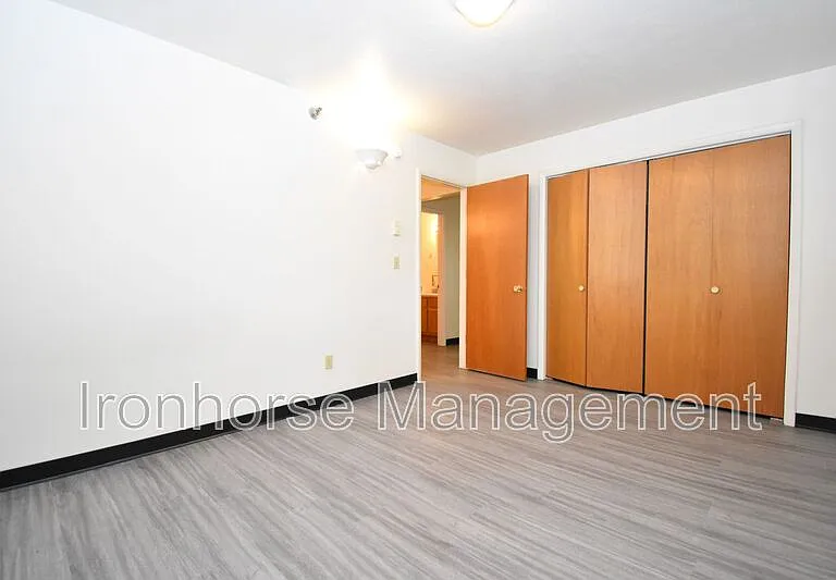 813 W Villard St #70 — Photo 16