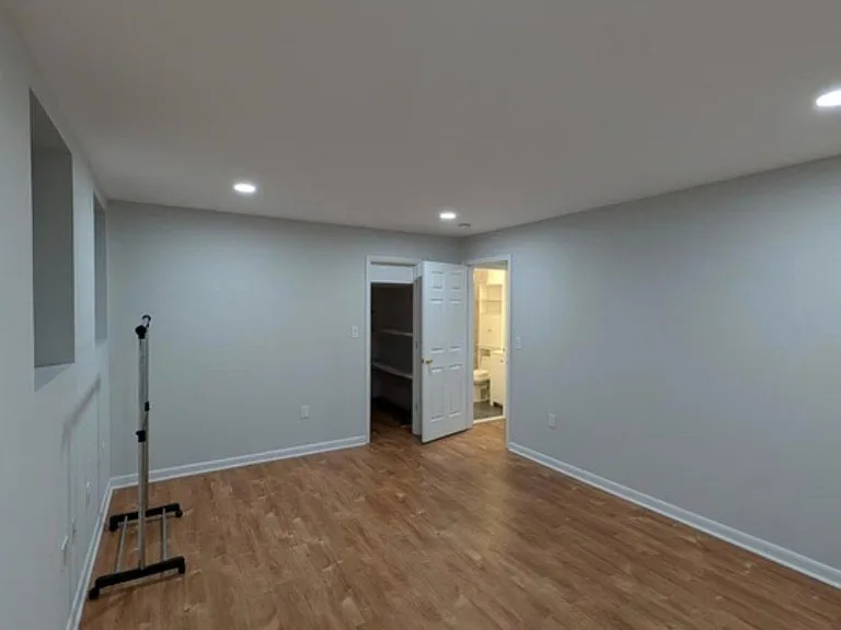 21214 Millwood Sq — Photo 6