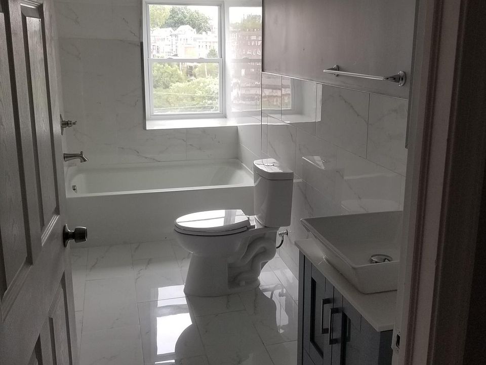 1st image of 2801 W Queen Ln Floor 3