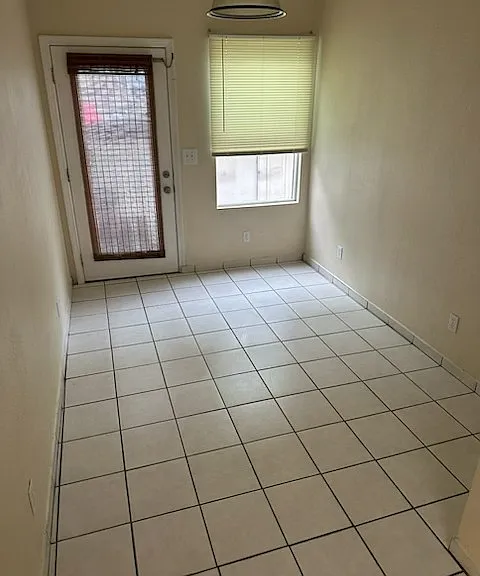 28 Carr St #A — Photo 3