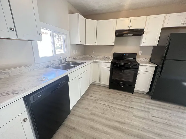 539 S Fort Ave — Photo 10