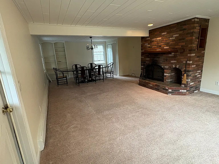 24 Quail Hollow Rd — Photo 7