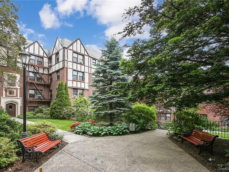 7 Greenridge Ave #C7 — Photo 12