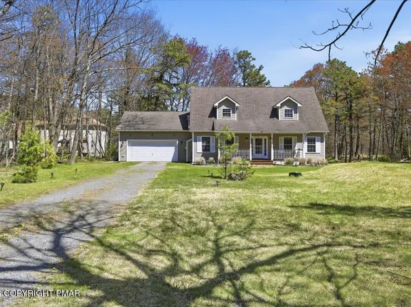 142 Stillwater Dr, Pocono Summit, PA 18346