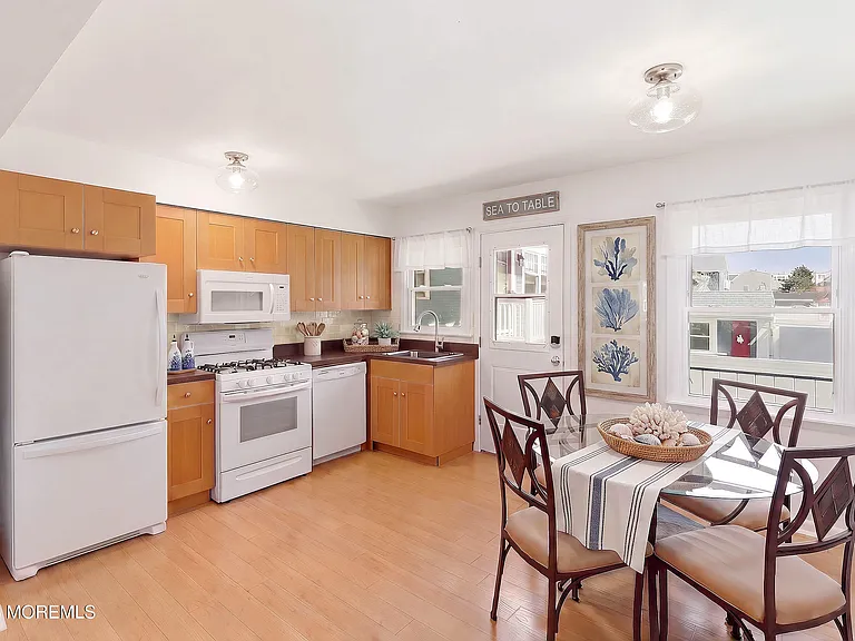 75 Grand Central Ave #6 — Photo 7