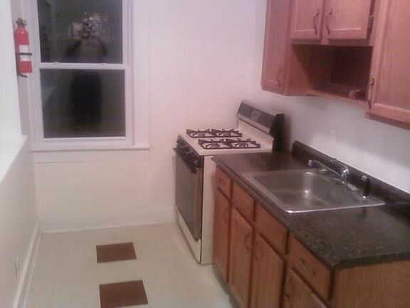3rd image of 2401 41st St APT A