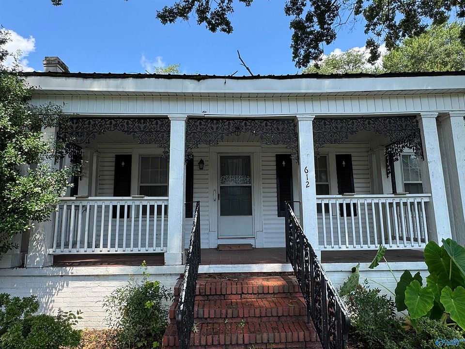 1st image of 612 Gault Ave N