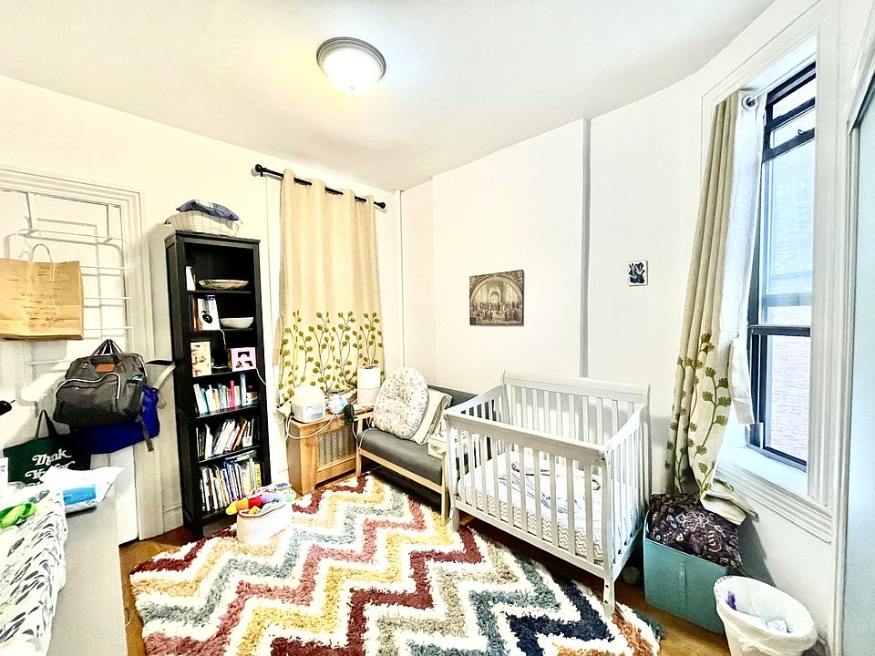 2nd image of 211 W 88th St APT 3B