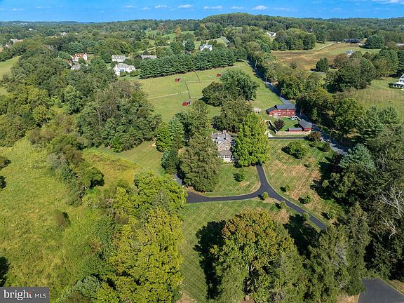 2nd image of 1175 Meetinghouse Rd