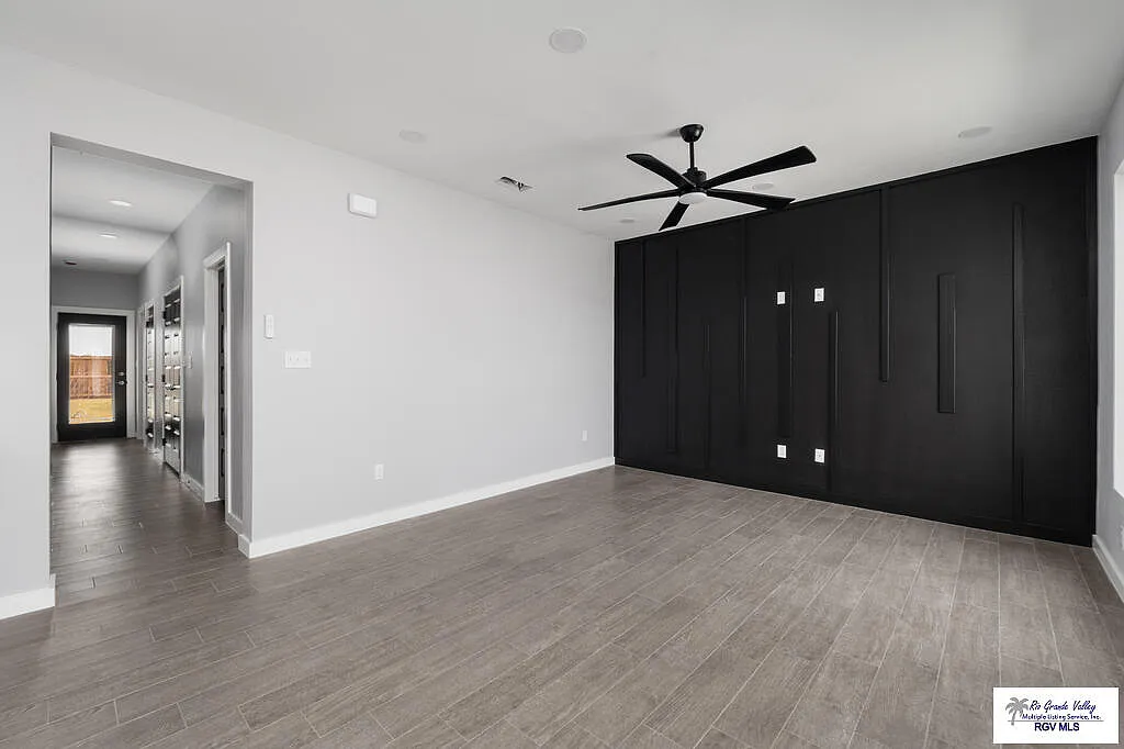 3 bed, 2.0 bath, 1167 sqft, $1,800 — Photo 2