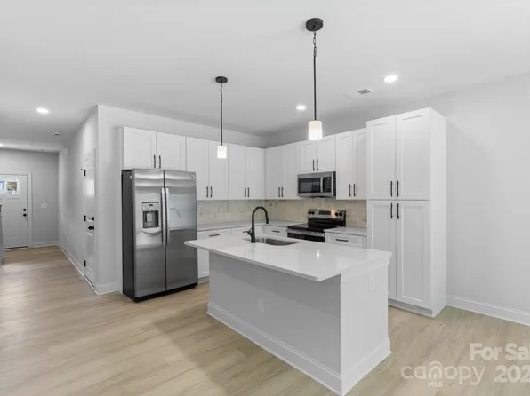 4324 Woodwind St, Charlotte, NC 28213