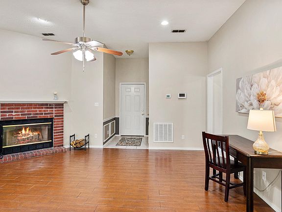 4th image of 1805 Waterton Cir