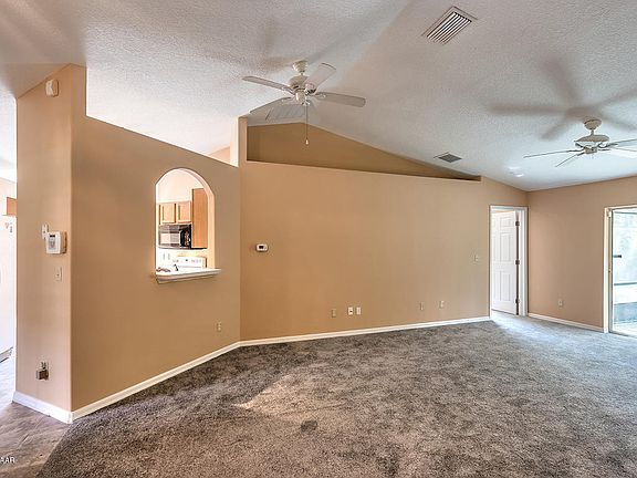 4th image of 37 Red Clover Ln