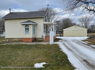 712 W Gibbs St, Saint Johns, MI 48879