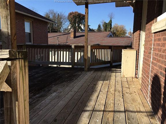 3rd image of 107 Sunset Dr