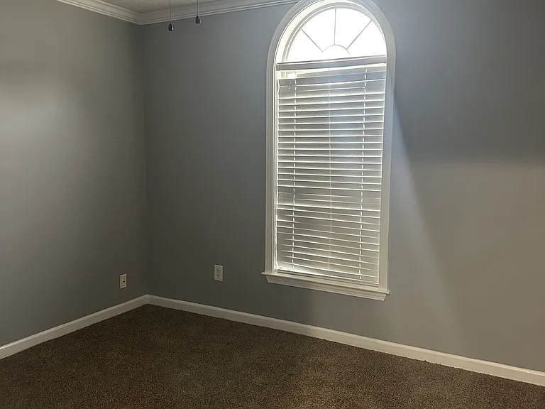 1630 Isleworth Cir — Photo 23