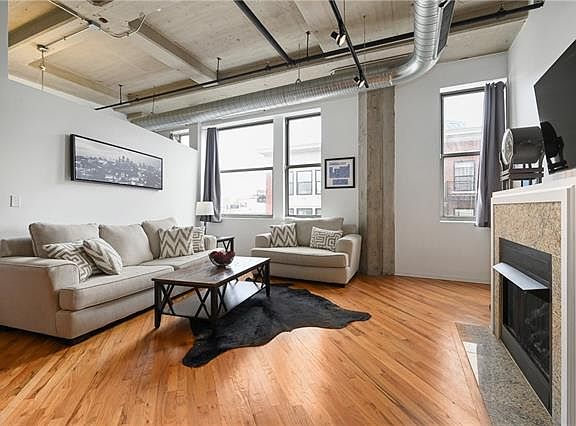 3rd image of 2107 Grand Blvd APT 504