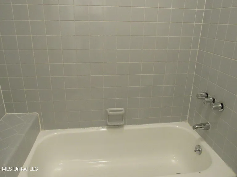 931 E Fortification St — Photo 12