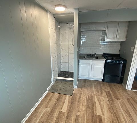 2nd image of 8 Hedley Ave #8