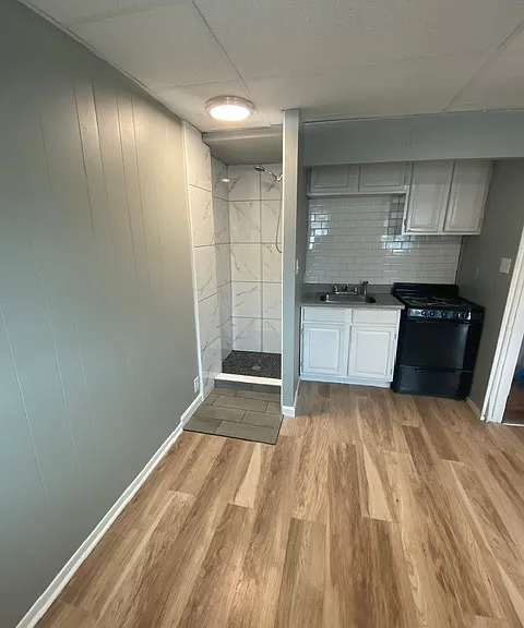 8 Hedley Ave #8 — Photo 2