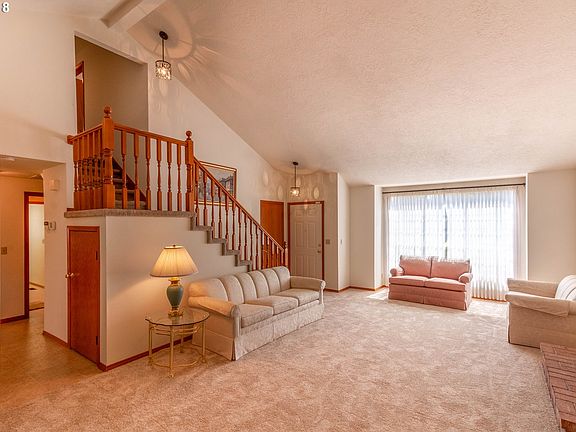3rd image of 1667 Goldcrest Ave NW