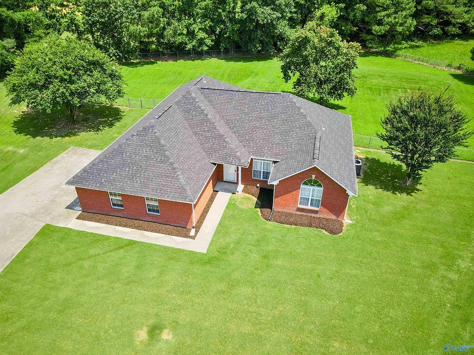 1st image of 107 Kaylee Loop