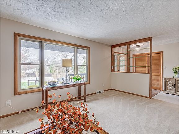 5th image of 3685 Baumberger Rd