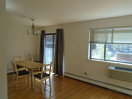 Rented by 18 REALTY | media 32