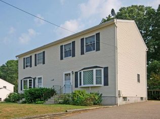 17 Sunrise Dr, Westerly, RI 02891
