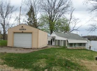 623 Fruit Dr, Akron, OH