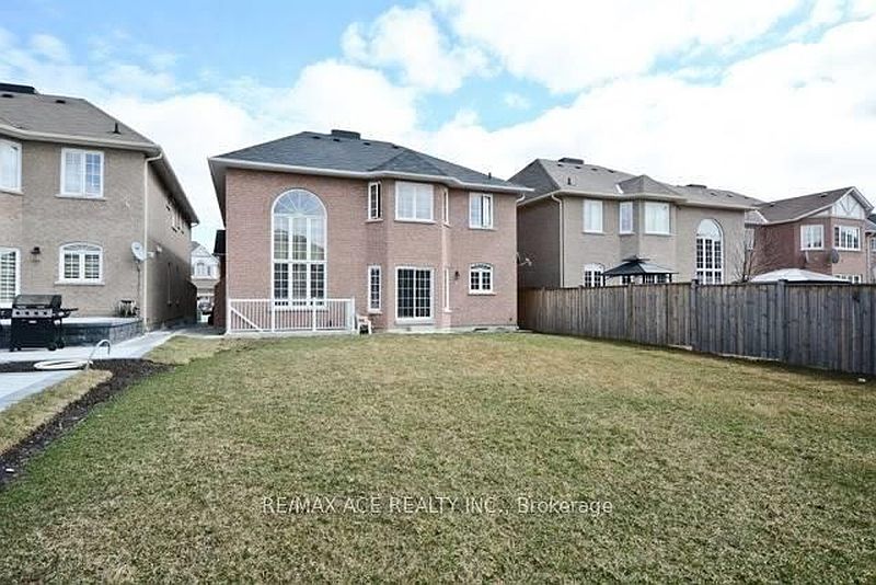 Ajax House for rent - 4 Bedrooms — photo 17